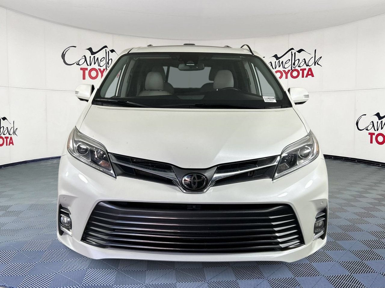 Used 2020 Toyota Sienna Limited Premium w/ Carpet Mat Package FWD image 2