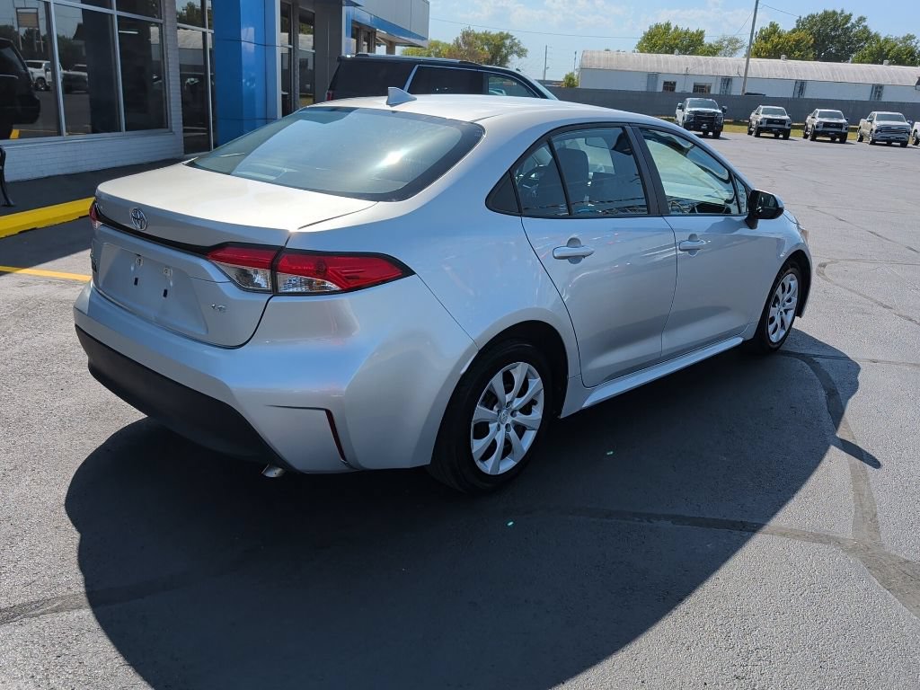 Used 2024 Toyota Corolla LE FWD image 6