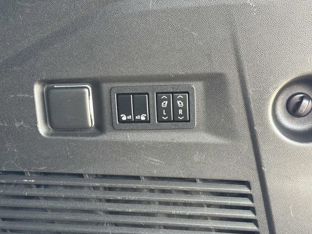 Used 2021 GMC Yukon AT4 w/ AT4 Premium Plus Package AWD/4WD image 23