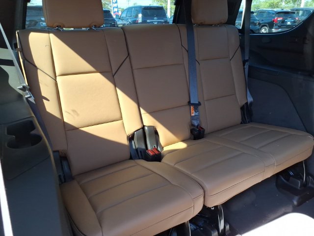 Used 2025 Cadillac Escalade Premium Luxury AWD/4WD image 24