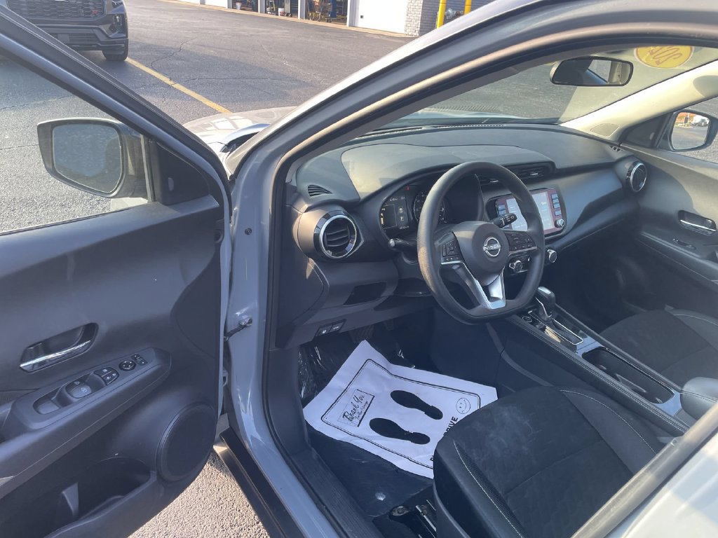 Used 2024 Nissan Kicks SV FWD image 11