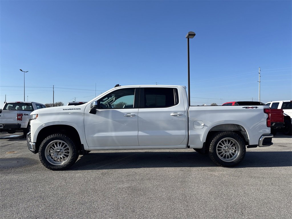 Used 2020 Chevrolet Silverado 1500 LT image 2
