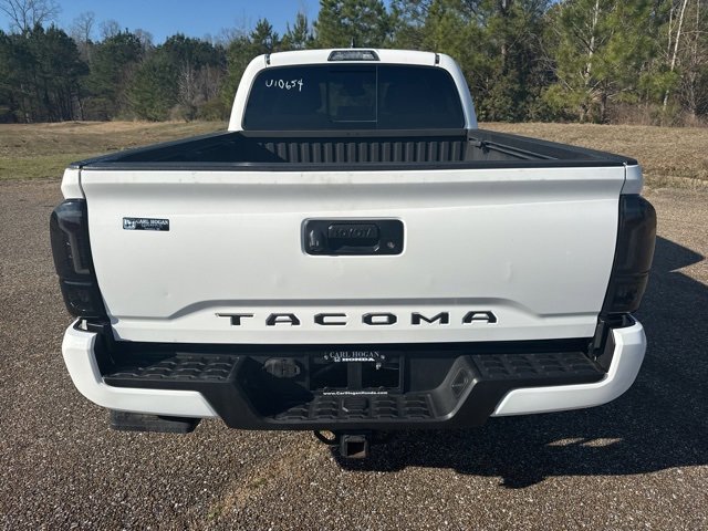 Used 2017 Toyota Tacoma TRD Sport w/ Tow Package image 8