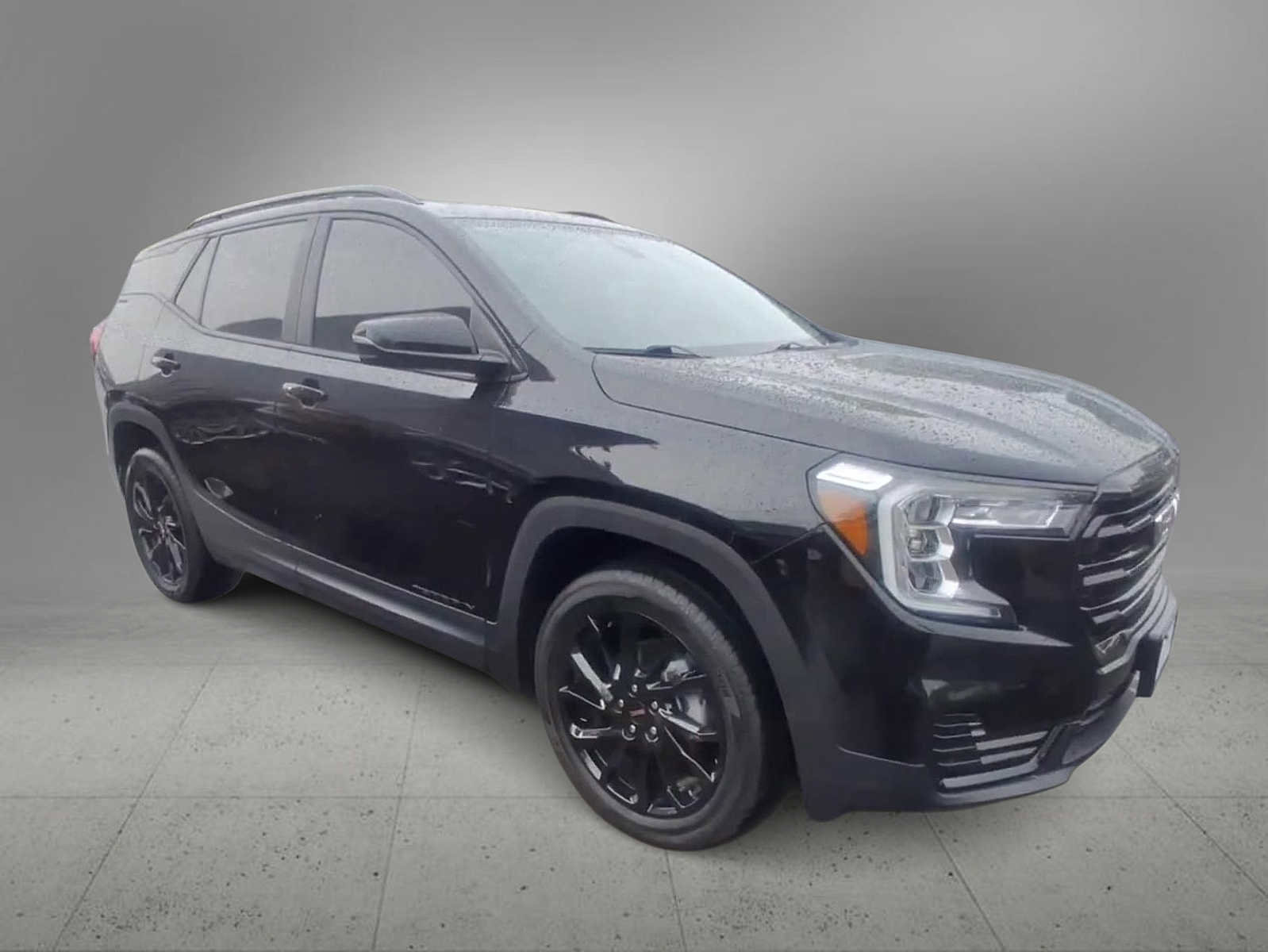 Used 2023 GMC Terrain SLE w/ Driver Convenience Package AWD/4WD image 2