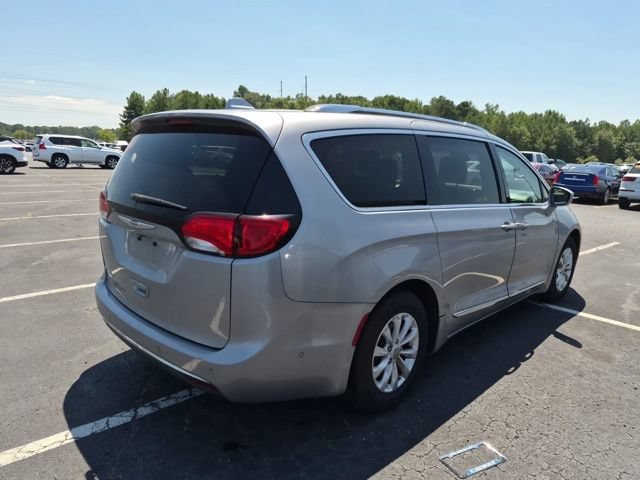 Used 2018 Chrysler Pacifica Touring-L Plus w/ Advanced Safetytec Group FWD image 5