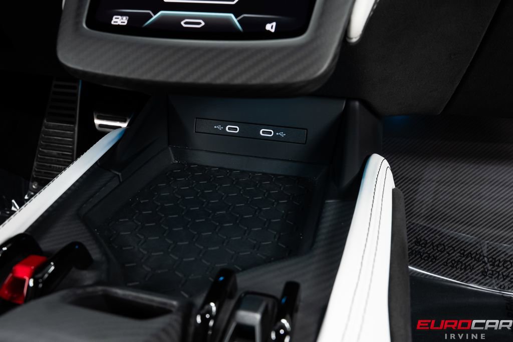 Used 2025 Lamborghini Revuelto image 33