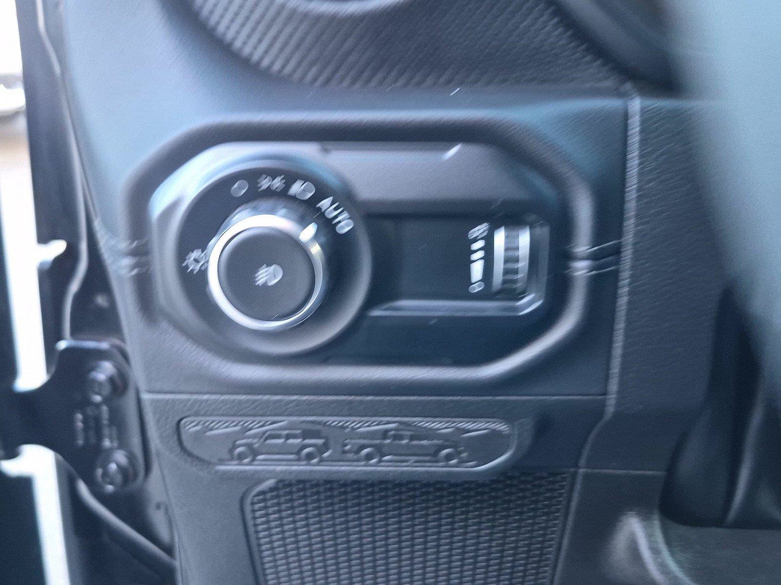 Certified 2025 Jeep Wrangler Unlimited Rubicon w/ Convenience Group AWD/4WD image 23