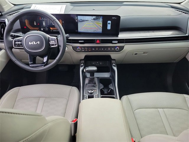 Used 2025 Kia Sorento S image 12