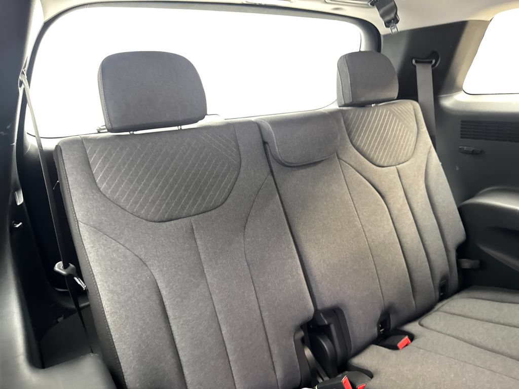 Used 2025 Hyundai Palisade SE FWD image 40