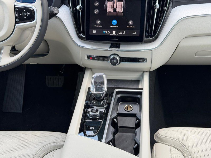 New 2026 Volvo XC60 T8 Ultra w/ Climate Package AWD/4WD image 8