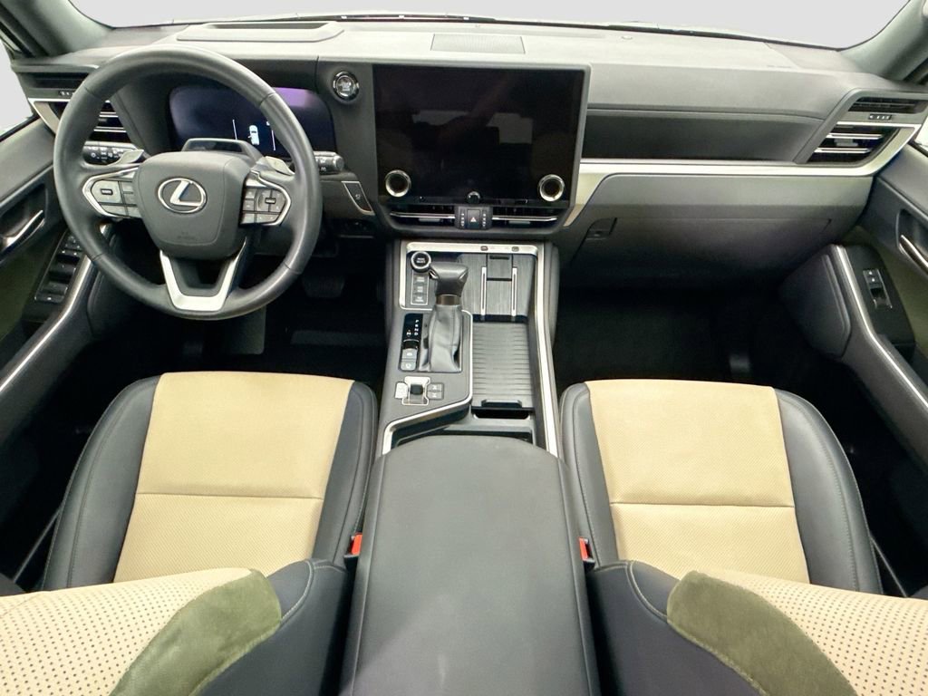 Used 2024 Lexus GX 550 image 13