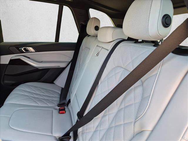 Used 2024 BMW X5 xDrive40i w/ Premium Package AWD/4WD image 10