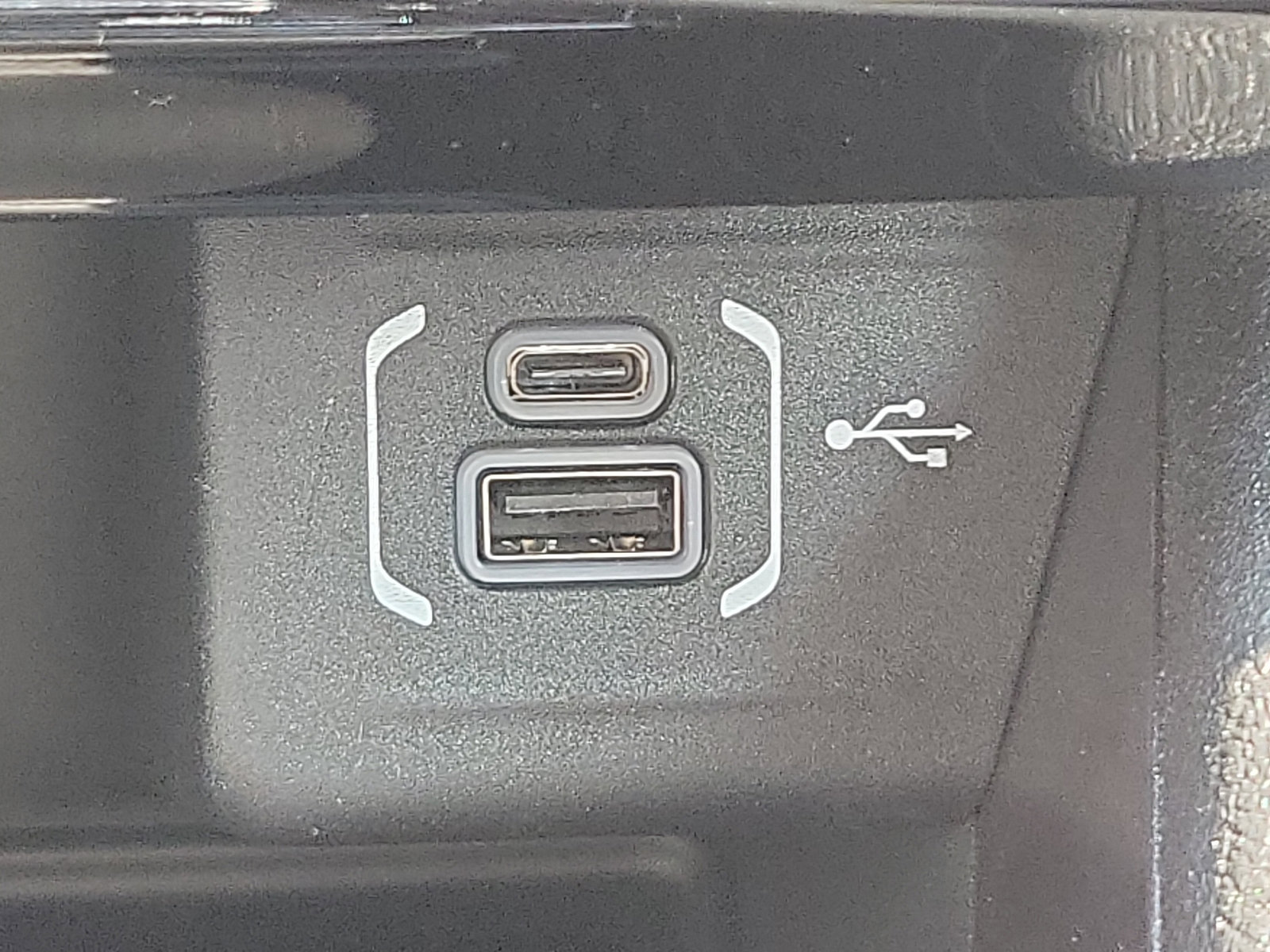 Used 2024 Jeep Compass Latitude image 13