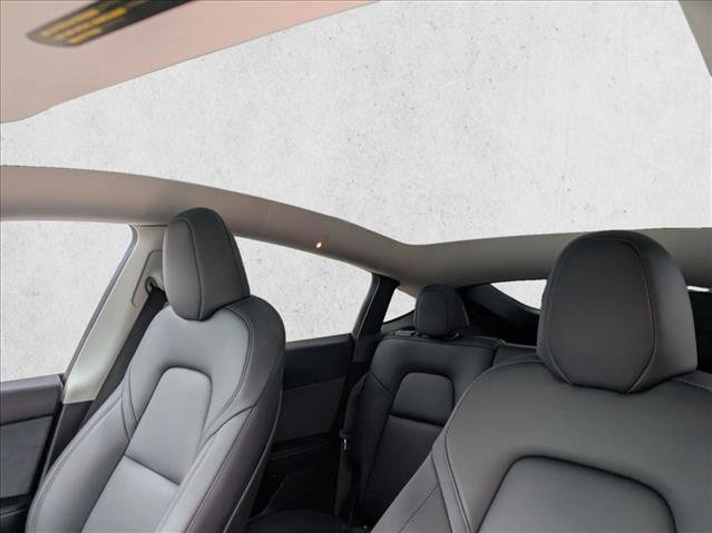 Used 2022 Tesla Model Y Long Range image 17