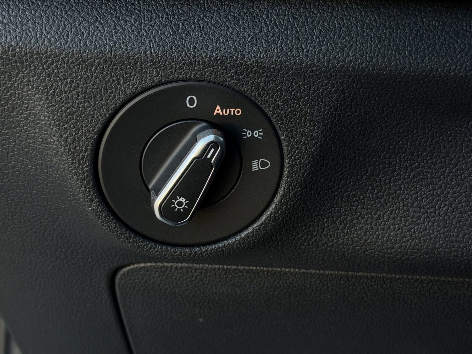 Used 2025 Volkswagen Jetta Sport image 18