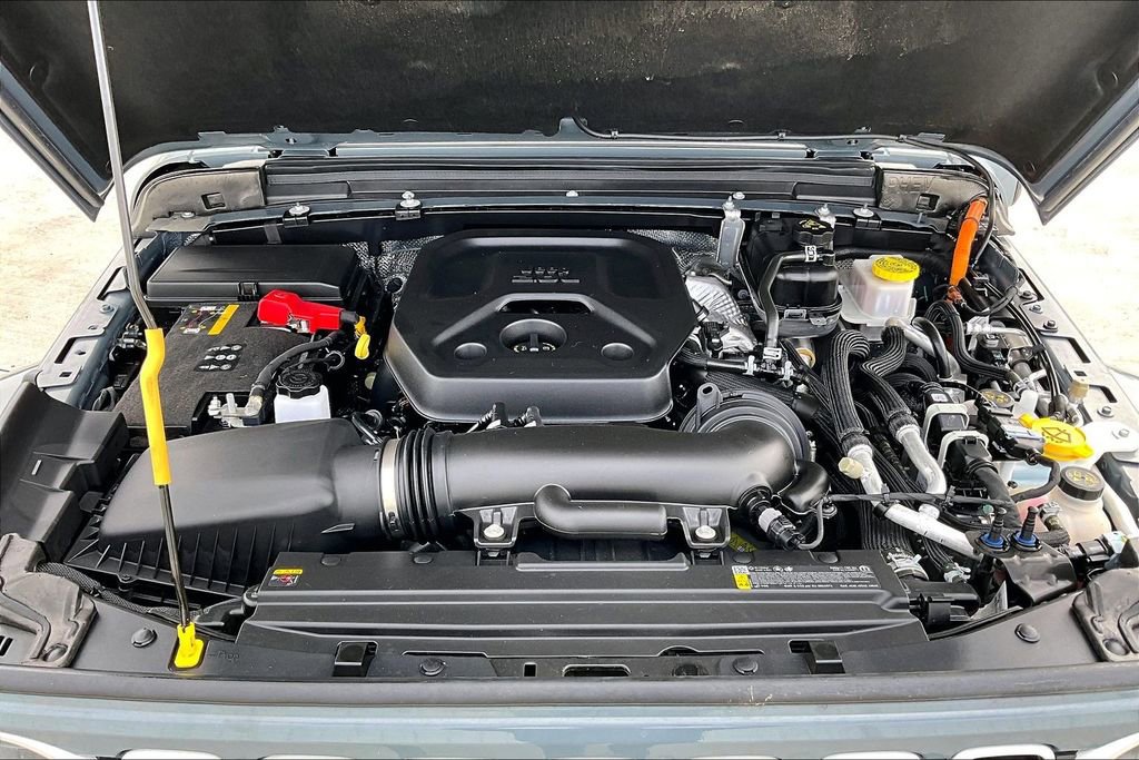 Certified 2025 Jeep Wrangler Unlimited Sahara w/ Safety Group image 30