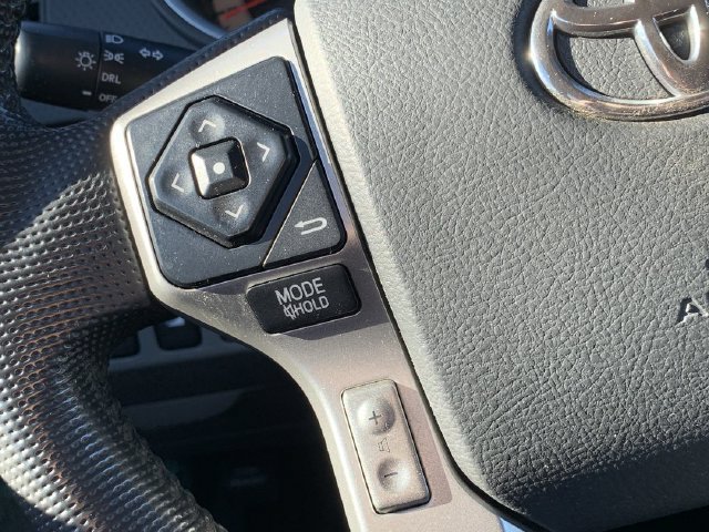 Used 2014 Toyota Tacoma 4x4 Double Cab w/ TRD Off-Road Package image 24