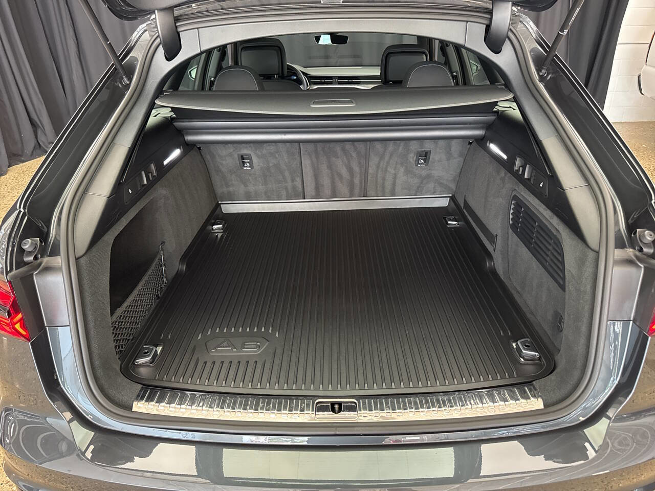 Used 2024 Audi A6 Premium Plus w/ Executive Package image 31