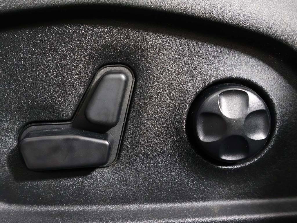 Used 2018 Jeep Compass Limited w/ Navigation Group image 25