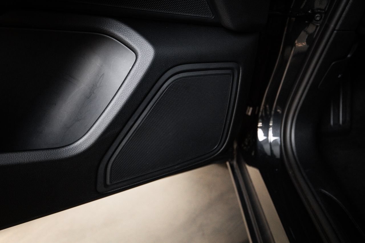 Certified 2024 Porsche Macan AWD/4WD image 21