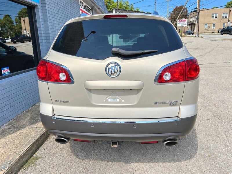 Used 2010 Buick Enclave CXL w/ Trailering Provision Package AWD/4WD image 4