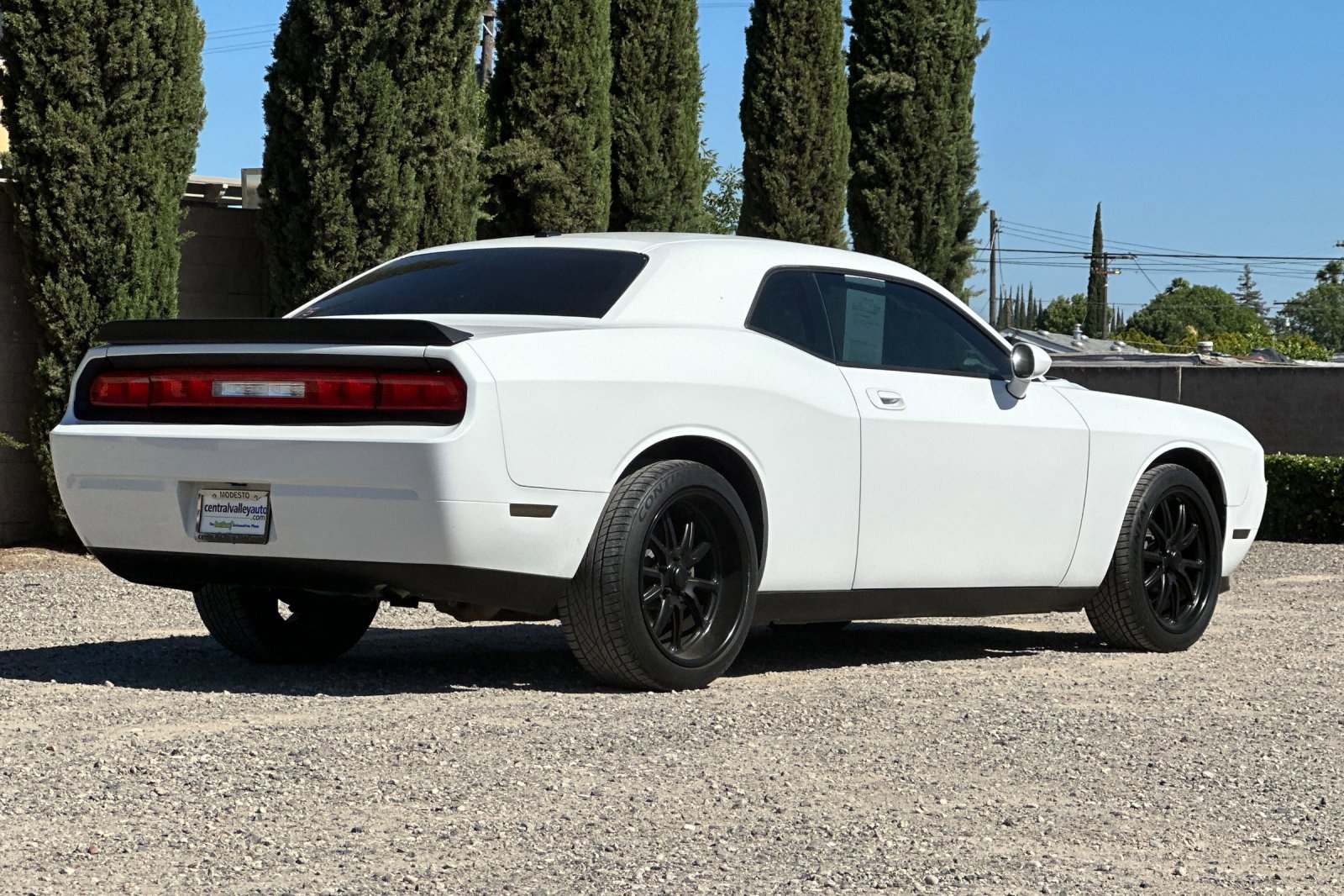 Used 2010 Dodge Challenger SE RWD image 4