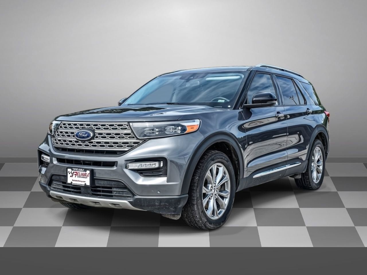 Used 2022 Ford Explorer Limited w/ Equipment Group 301A AWD/4WD image 3