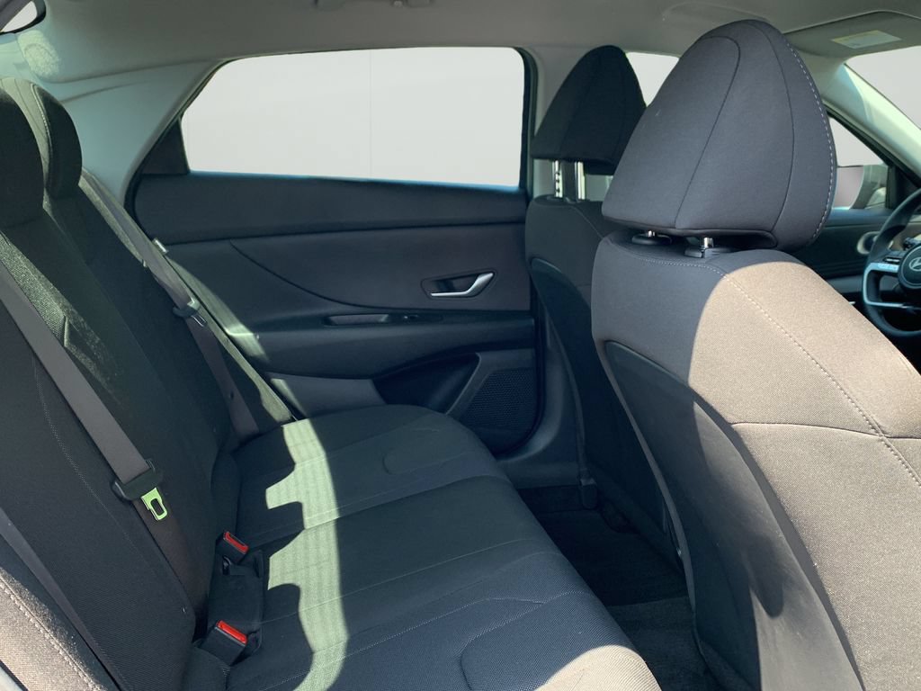 Certified 2026 Hyundai Elantra SE FWD image 37