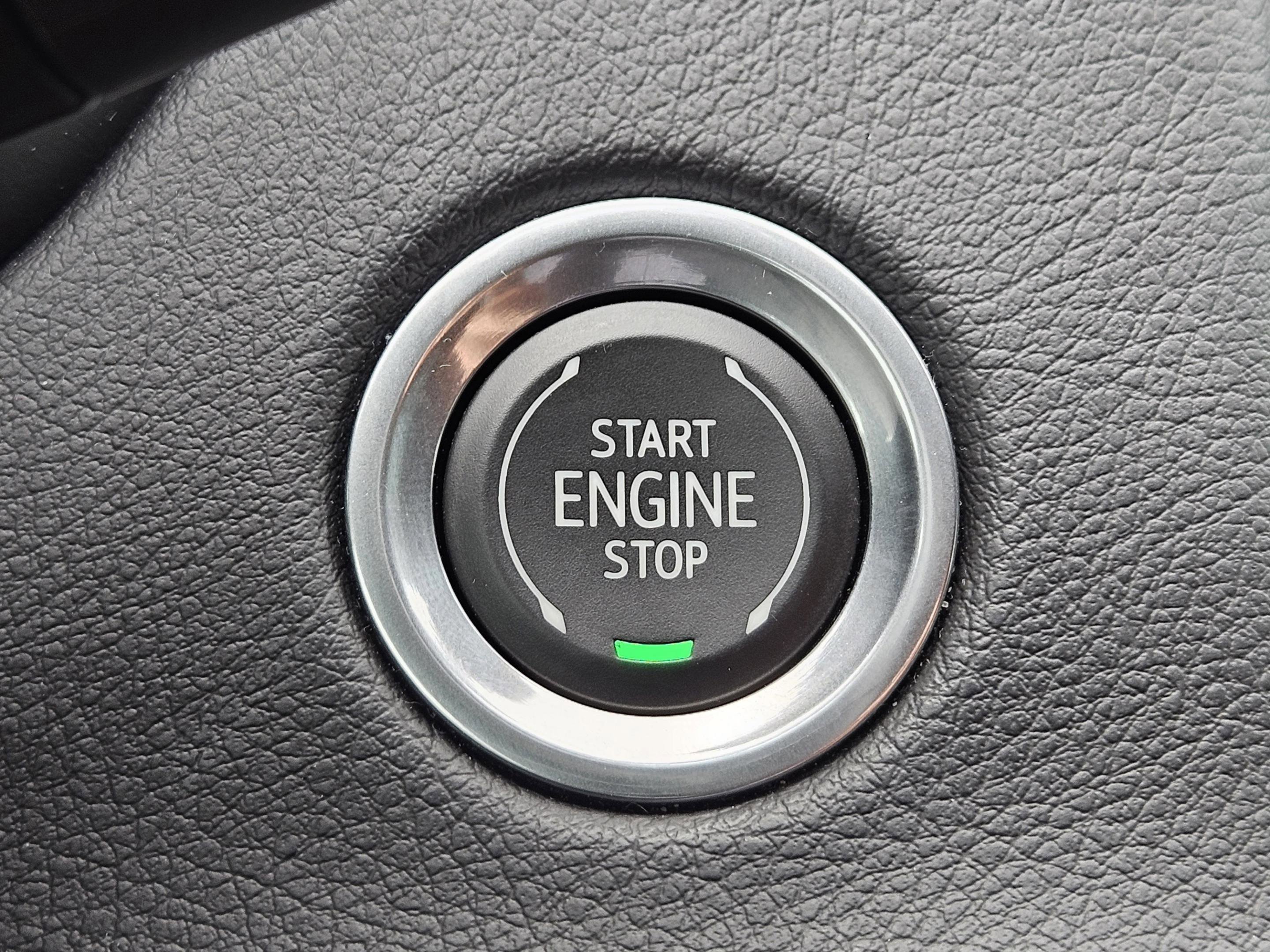 Used 2022 Cadillac XT4 Sport w/ Enhanced Visibility Package FWD image 19