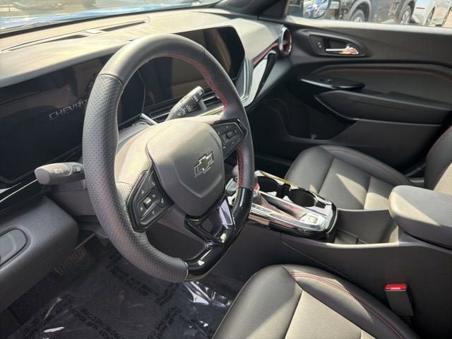 Used 2024 Chevrolet Trax RS w/ Sunroof Package FWD image 11