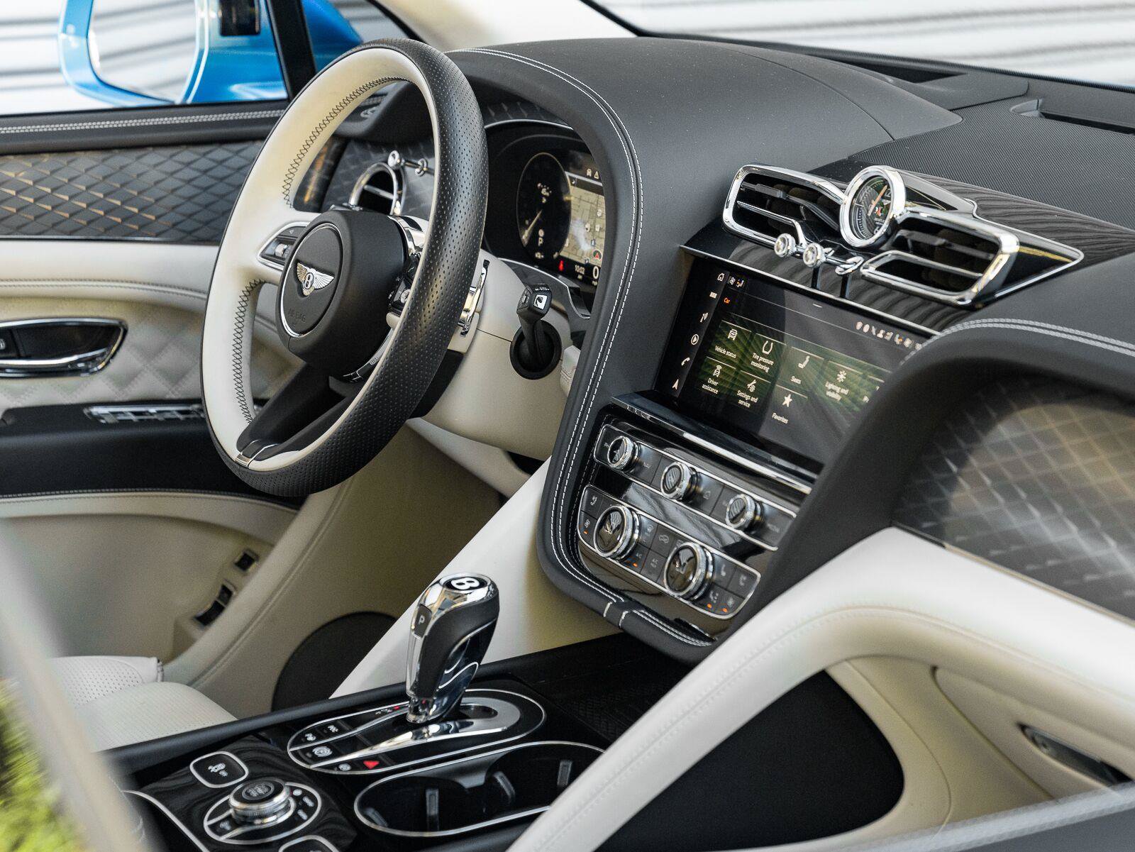 Used 2022 Bentley Bentayga AWD/4WD image 20