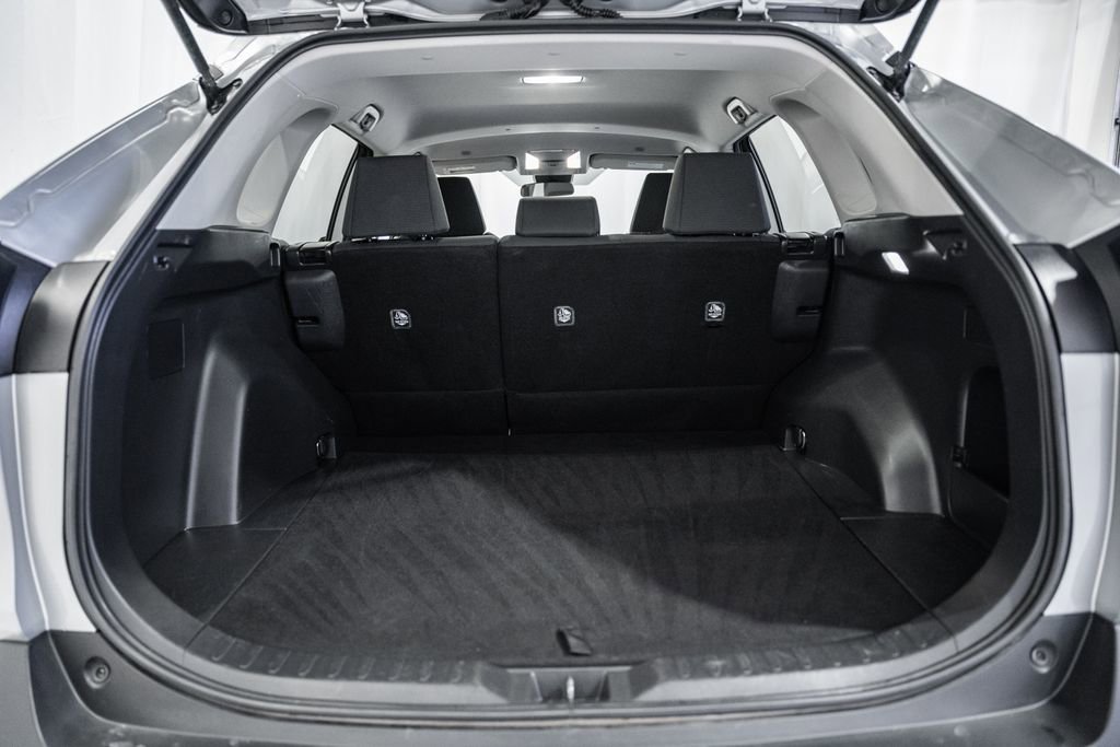 Used 2024 Toyota RAV4 LE image 8