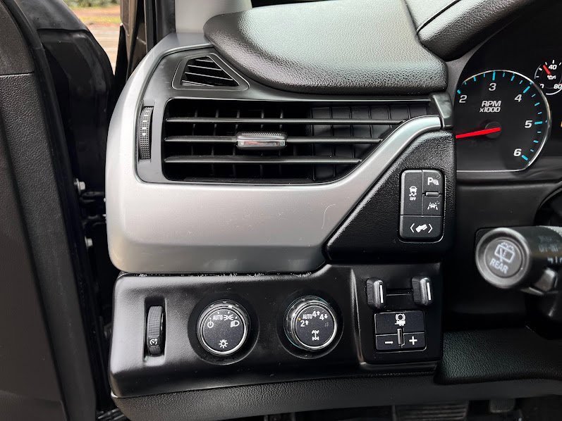 Used 2017 Chevrolet Tahoe LT image 11