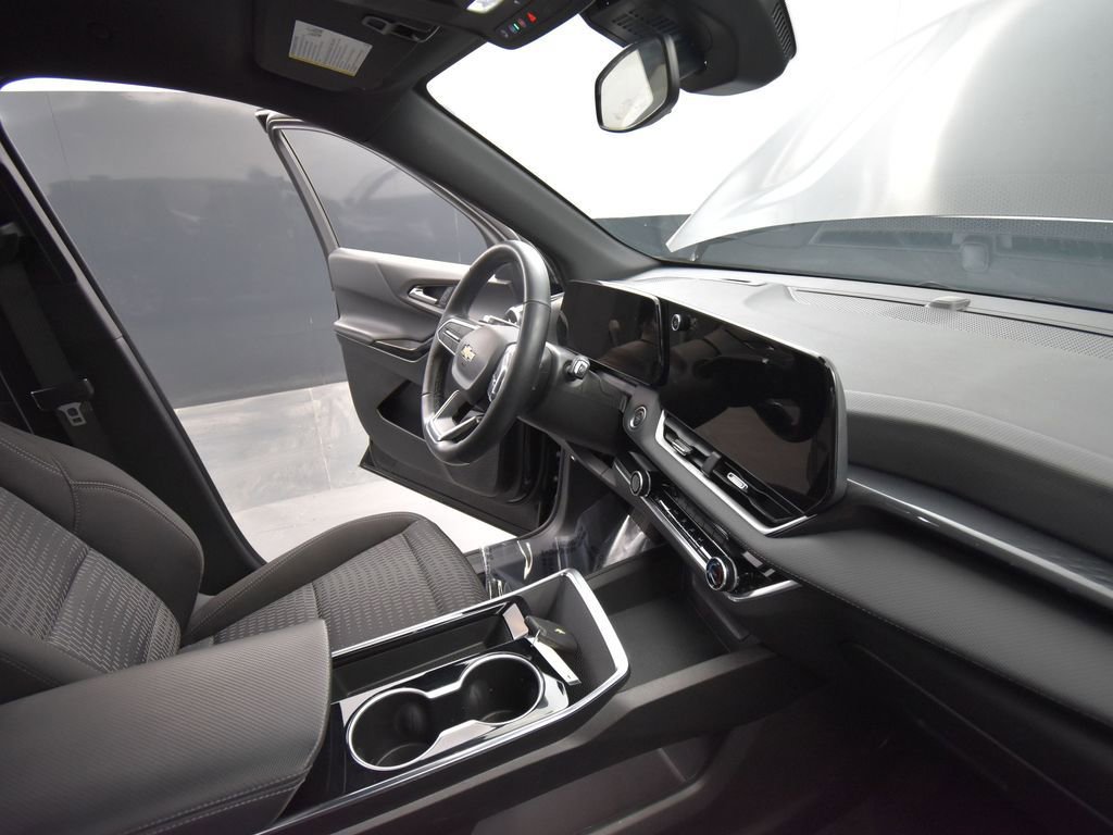 Used 2025 Chevrolet Equinox LT AWD/4WD image 18