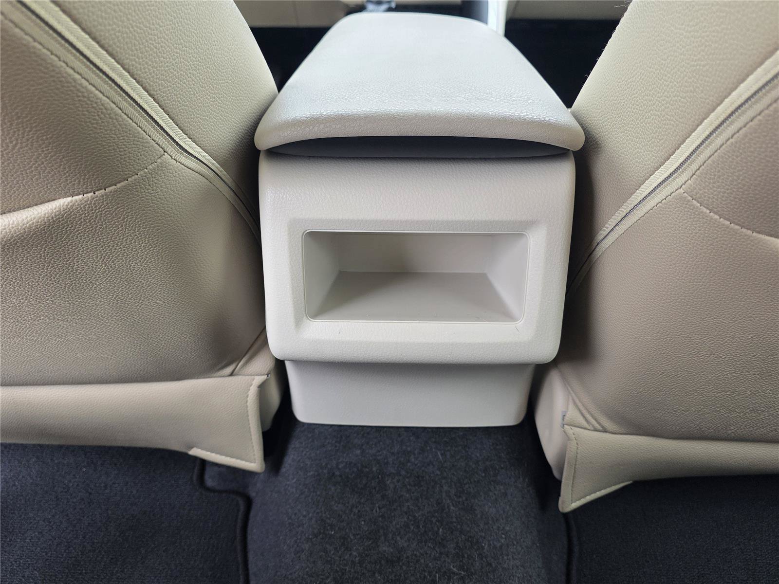 Used 2018 Toyota Camry LE FWD image 29