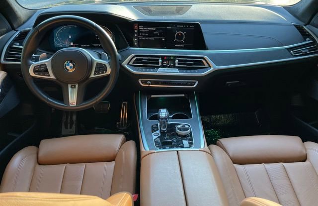 Used 2022 BMW X7 xDrive40i w/ M Sport Package image 16