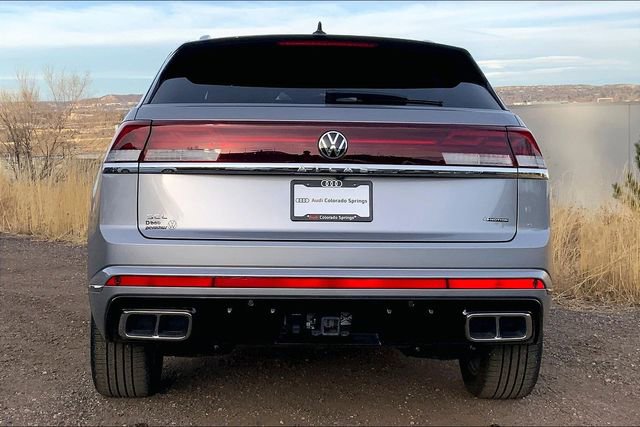 Used 2024 Volkswagen Atlas Cross Sport SEL R-Line image 4