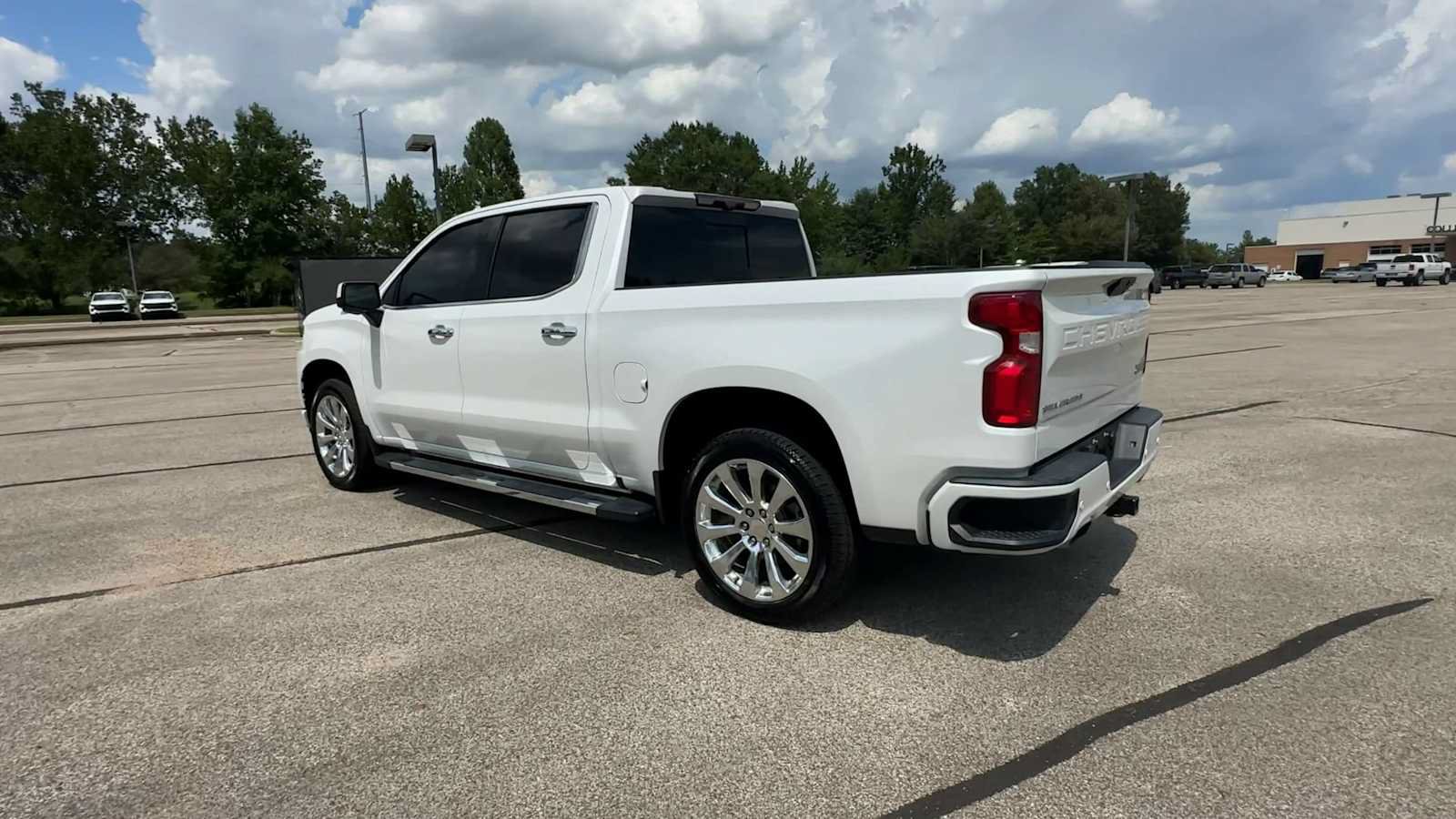 Certified 2021 Chevrolet Silverado 1500 High Country w/ Technology Package AWD/4WD image 6