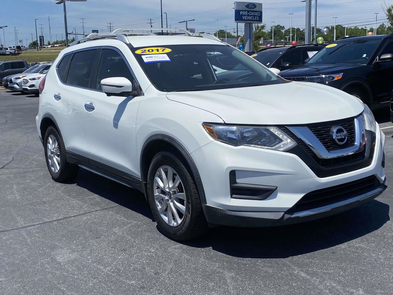Used 2017 Nissan Rogue SV w/ SV Premium Package FWD video 1
