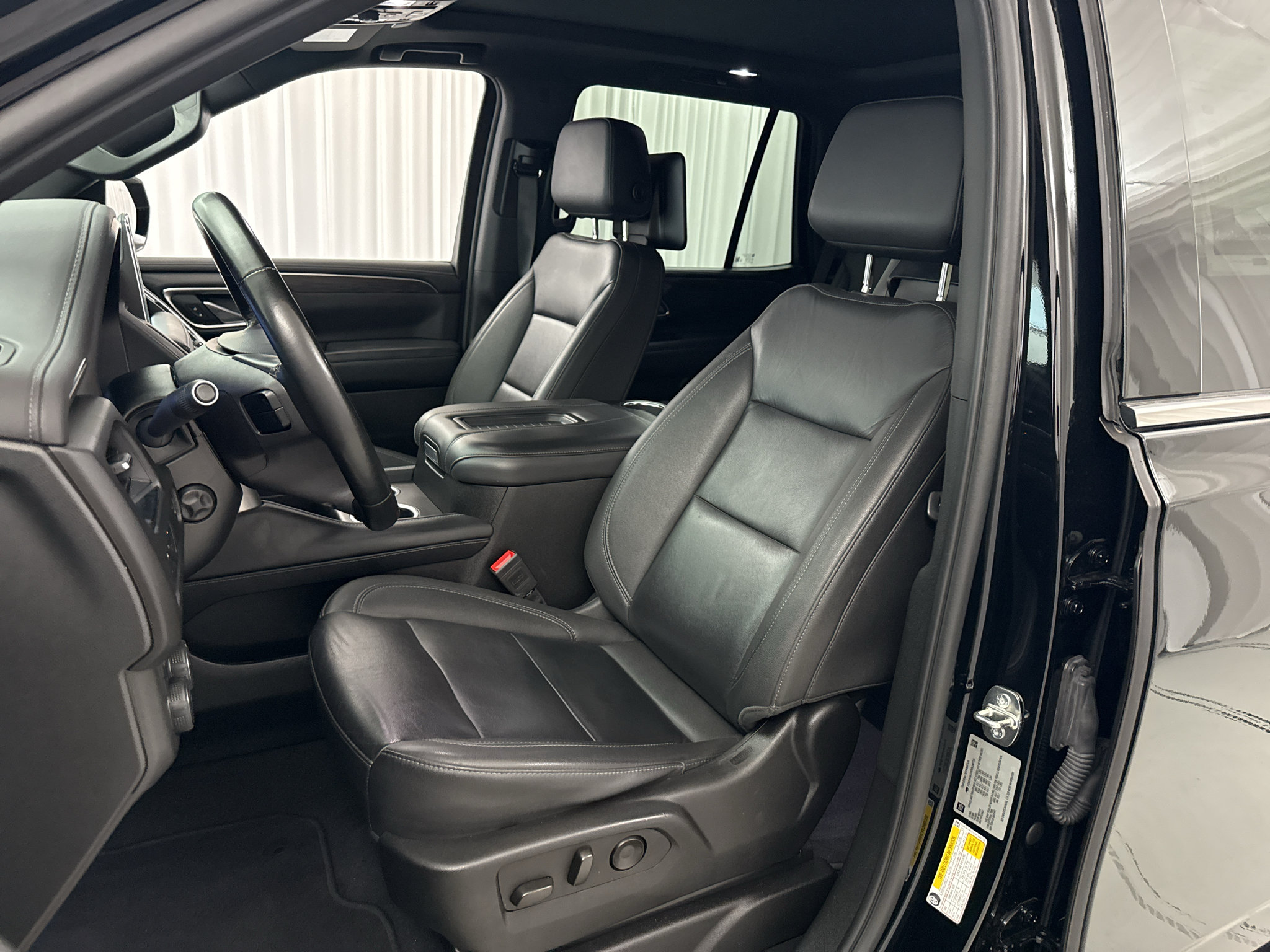 Used 2024 Chevrolet Tahoe LT w/ LT Signature Plus Package AWD/4WD image 10