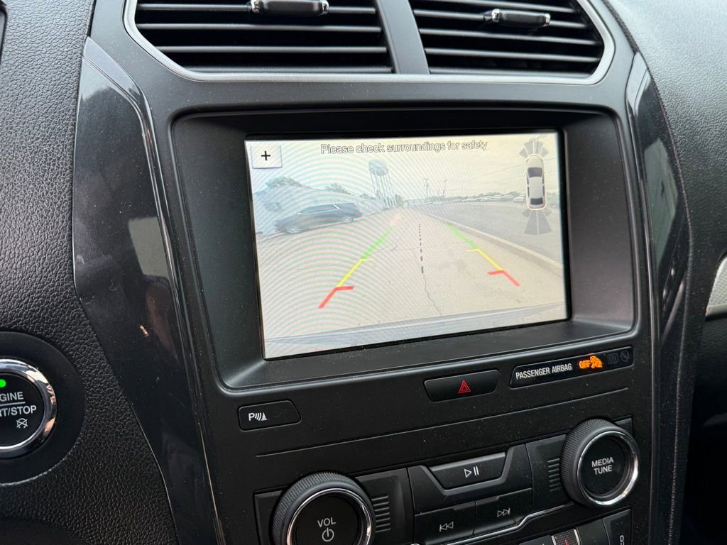 Used 2018 Ford Explorer XLT w/ Equipment Group 202A AWD/4WD image 20