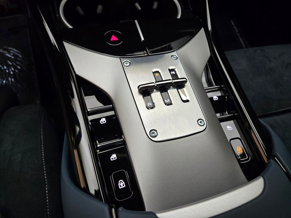 Used 2025 Ferrari Purosangue image 39