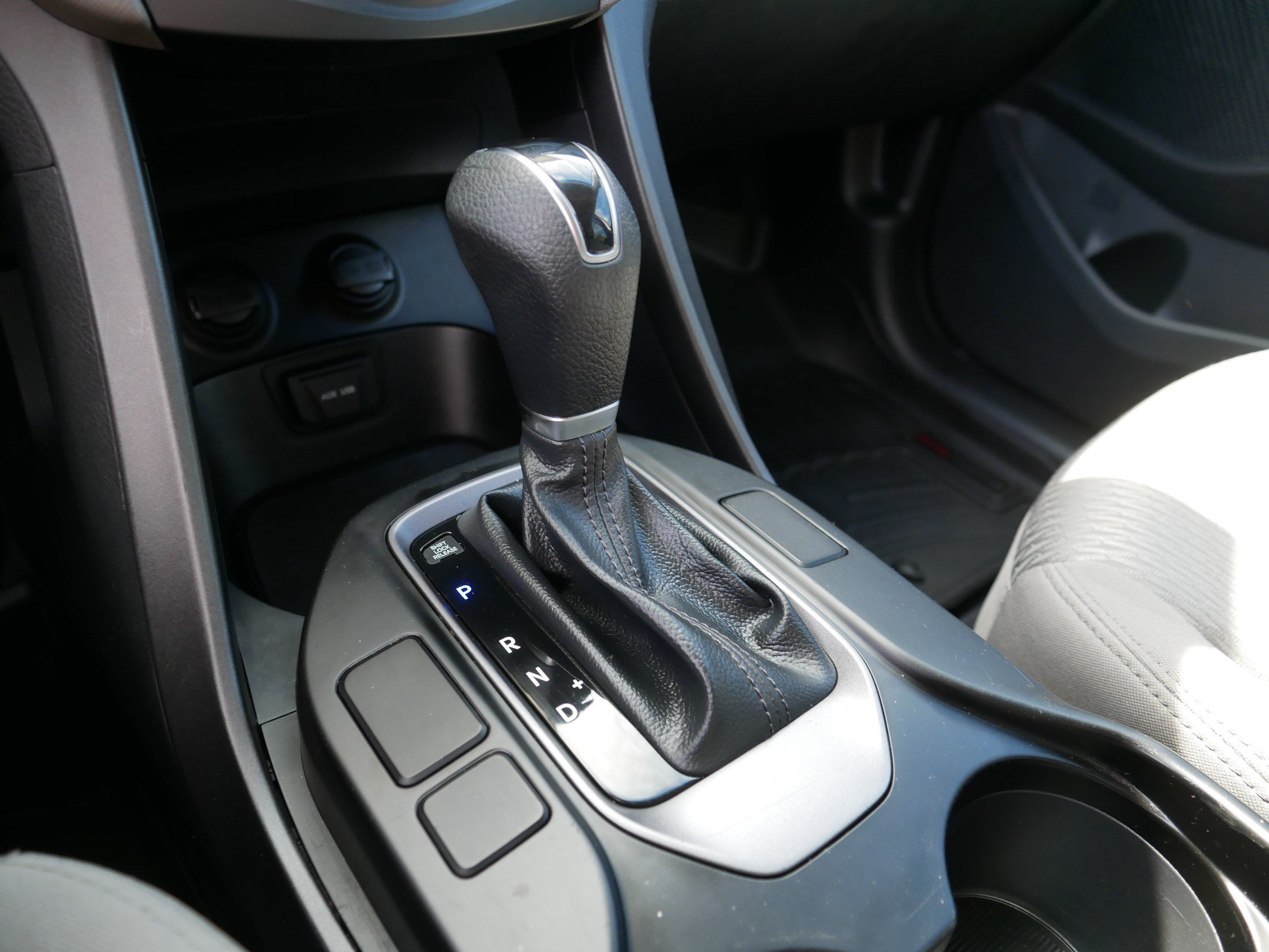 Used 2015 Hyundai Santa Fe Sport AWD/4WD image 24