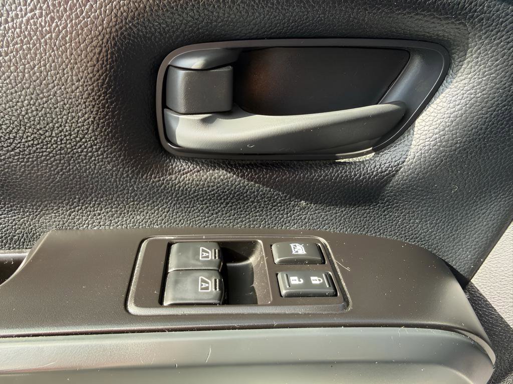 Used 2022 Nissan Titan S image 26