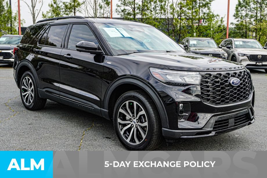 Used 2025 Ford Explorer ST-Line AWD/4WD image 3