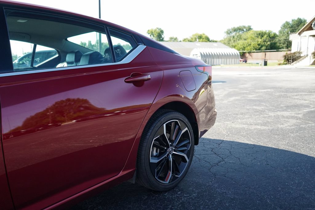 Used 2023 Nissan Altima 2.5 SR AWD/4WD image 21
