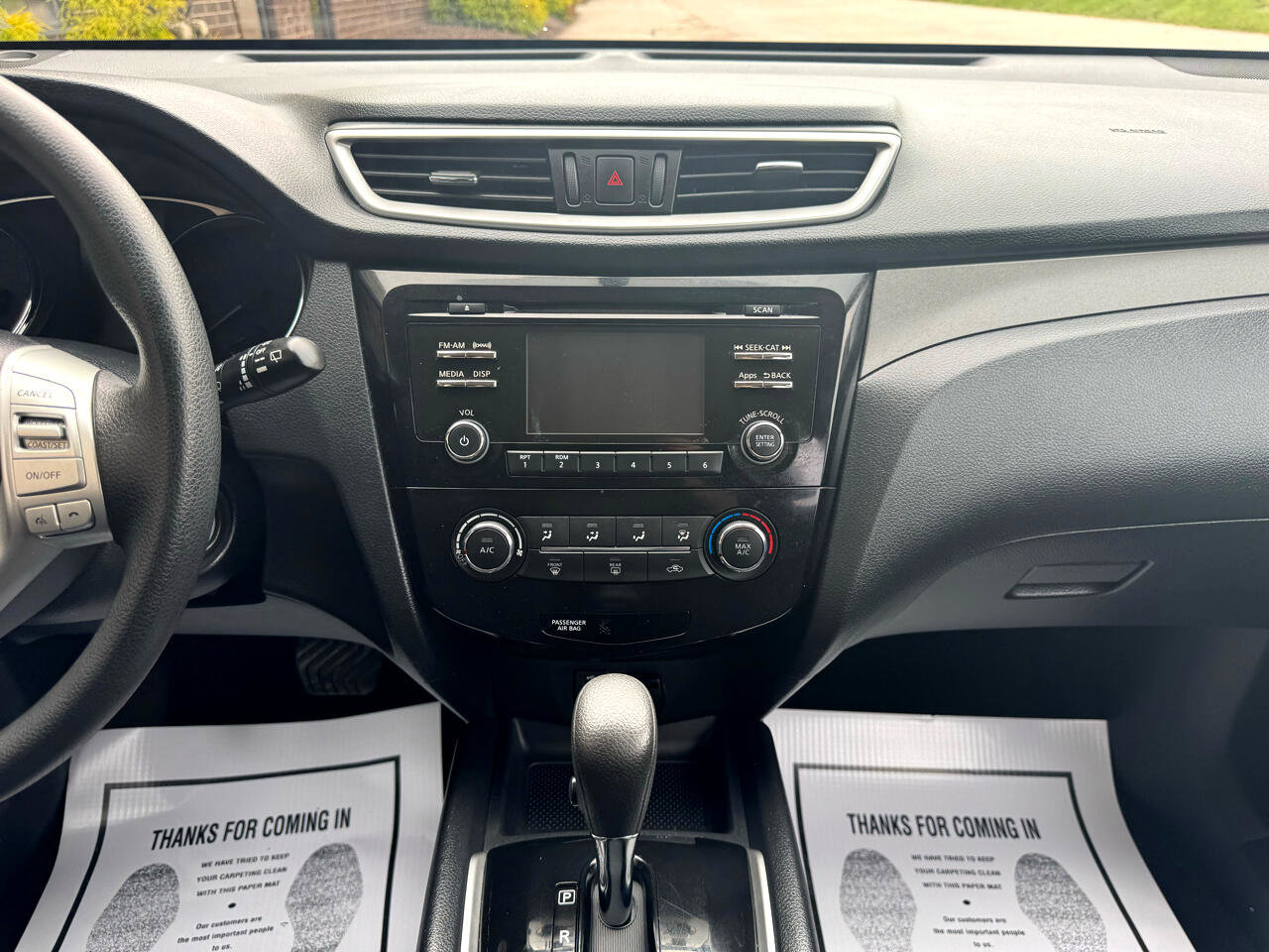 Used 2015 Nissan Rogue S image 11