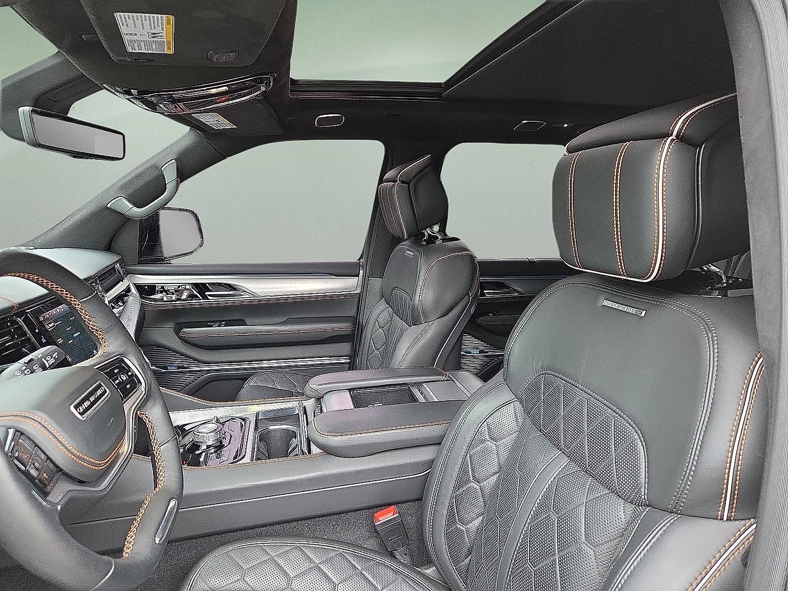 Used 2023 Jeep Grand Wagoneer L Series III AWD/4WD image 13