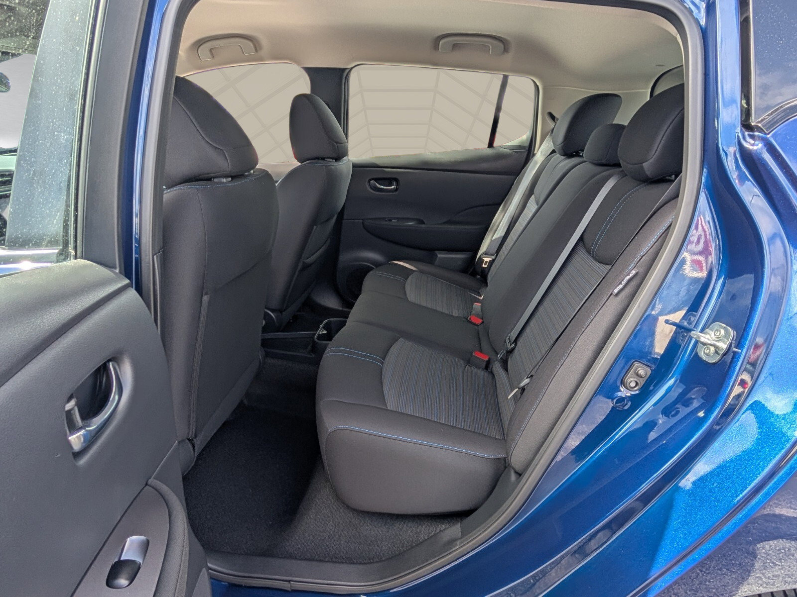 Certified 2025 Nissan Leaf S image 6