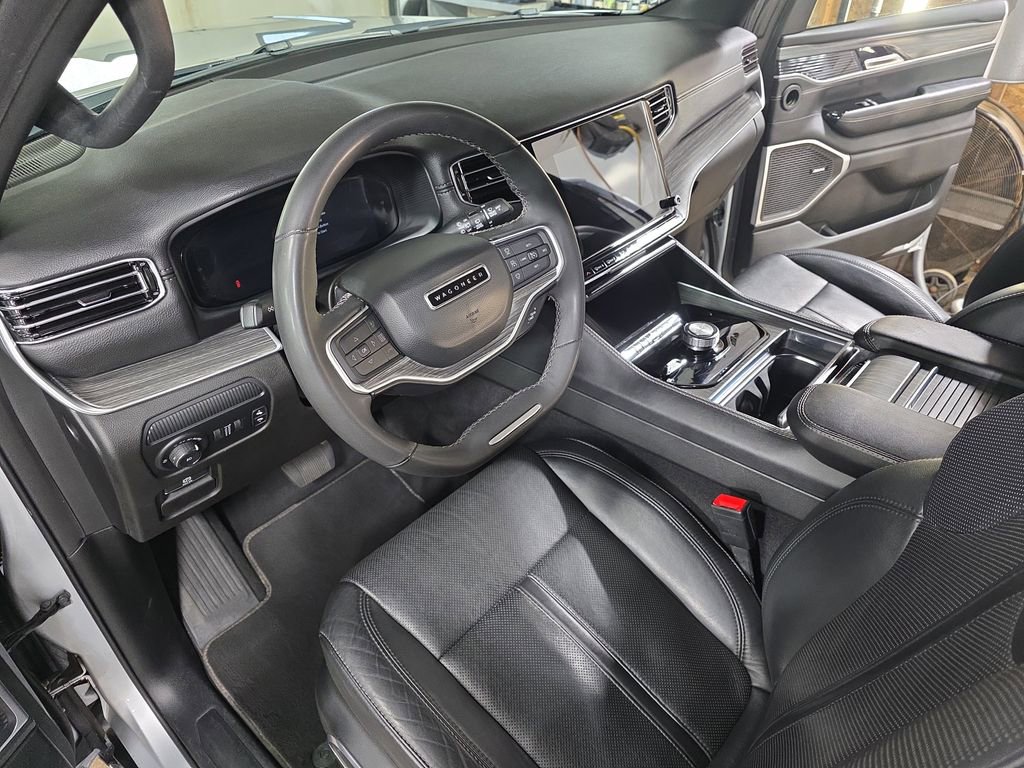 Used 2023 Jeep Wagoneer L Series II image 18